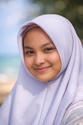 Nora, 24
