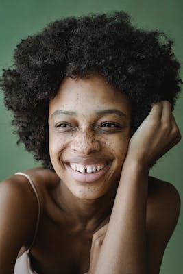 Astrid, 23