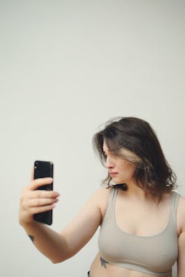 Ingrid, 26